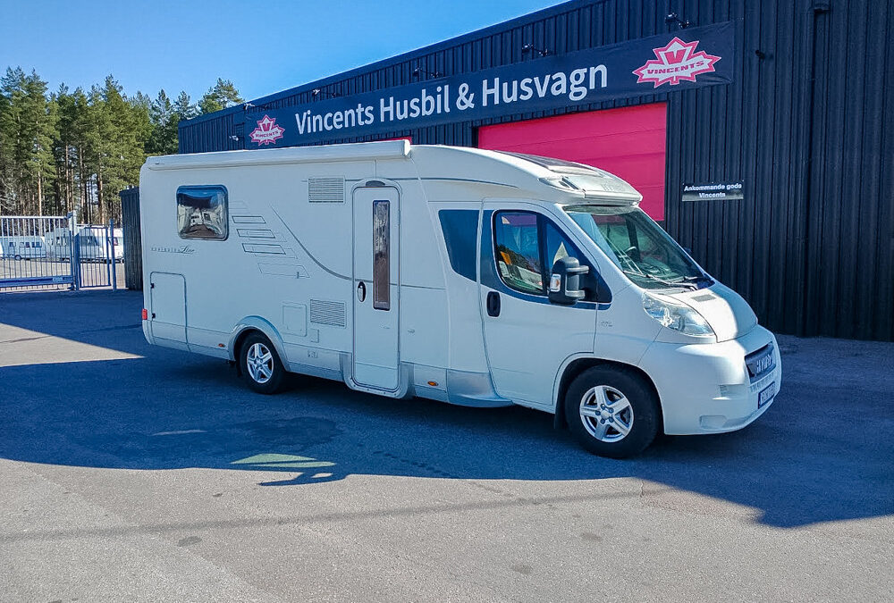 Hymer-T 698 CL *Queen bed *Bike rack *Rear camera-(2011)
